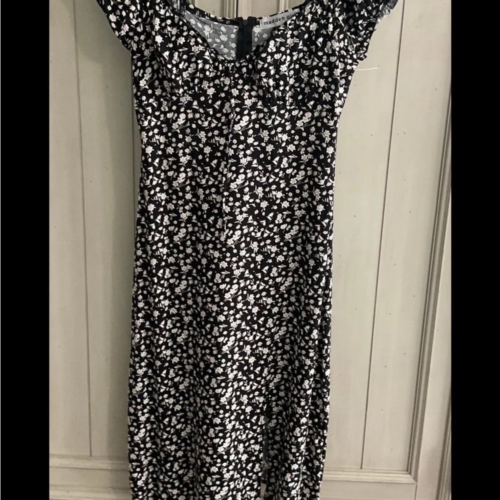 Madden Girl Black and White Off the Shoulder Sheath Dress
